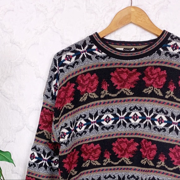 Vintage Floral Rose Aztec Printed Sweatshirt - Picture 2 of 6
